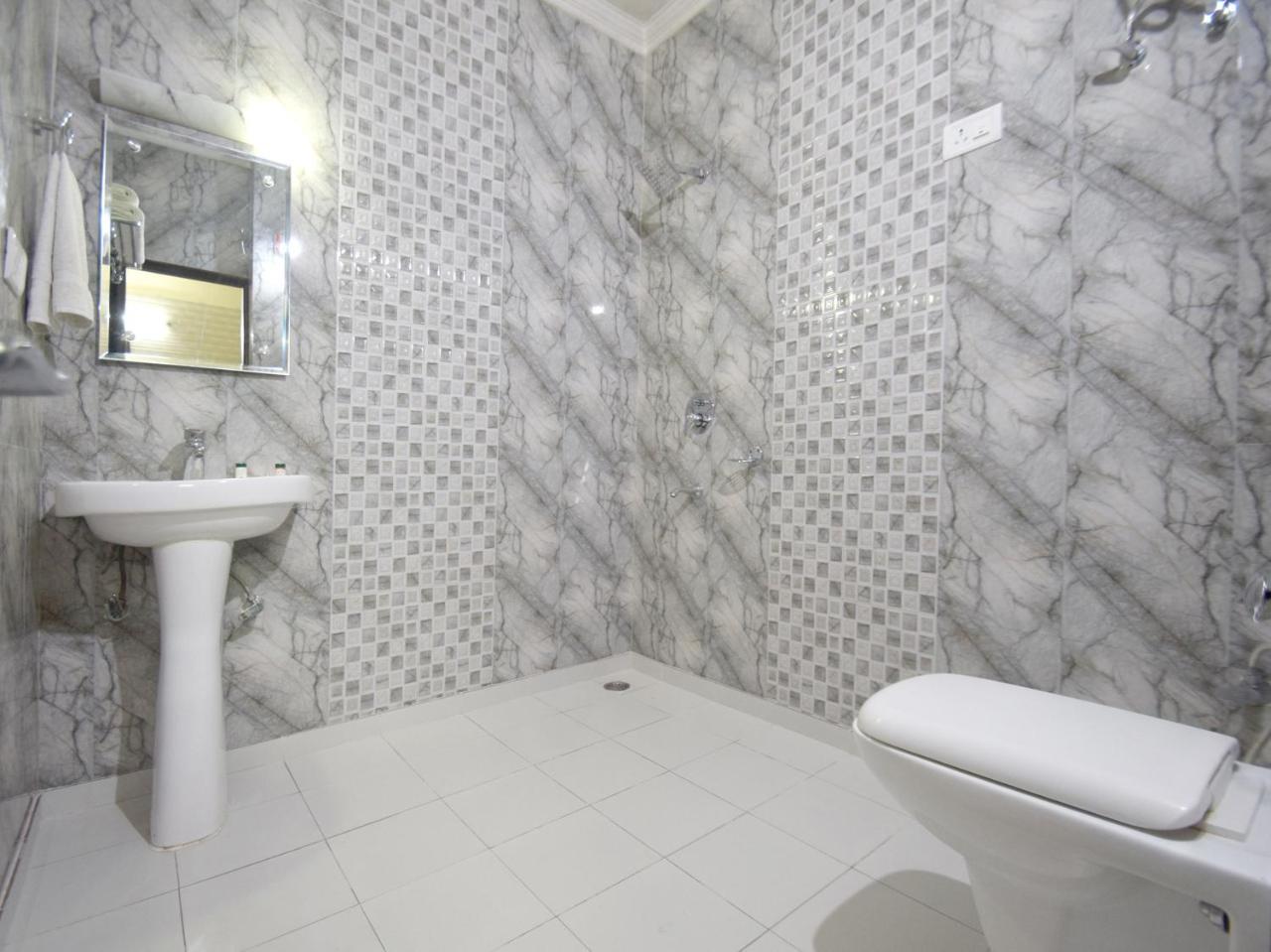 Oyo 5540 Etiler Hotel كاترا المظهر الخارجي الصورة